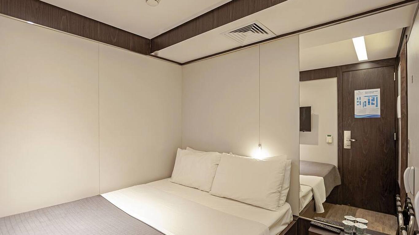 斯拉維耶羅瓜魯柳斯速眠酒店 - 瓜魯柳斯