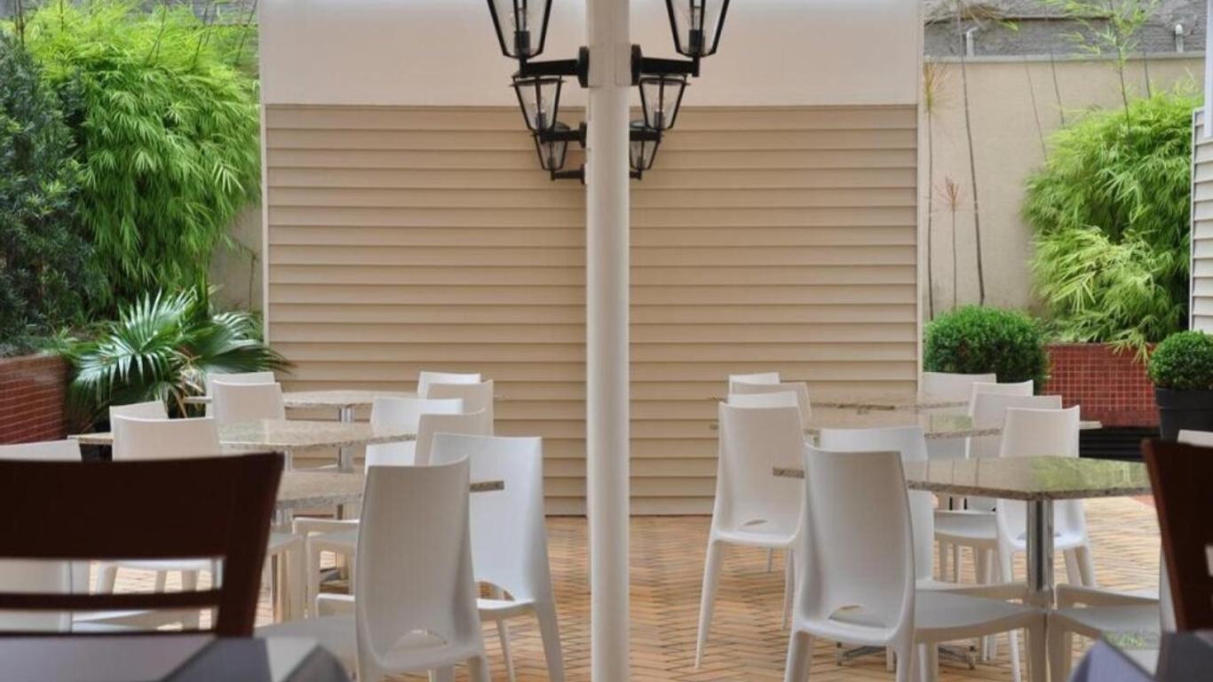 聖麥可港酒店 - 古里提巴