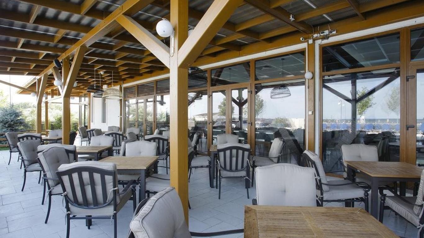 航海運動俱樂部酒店