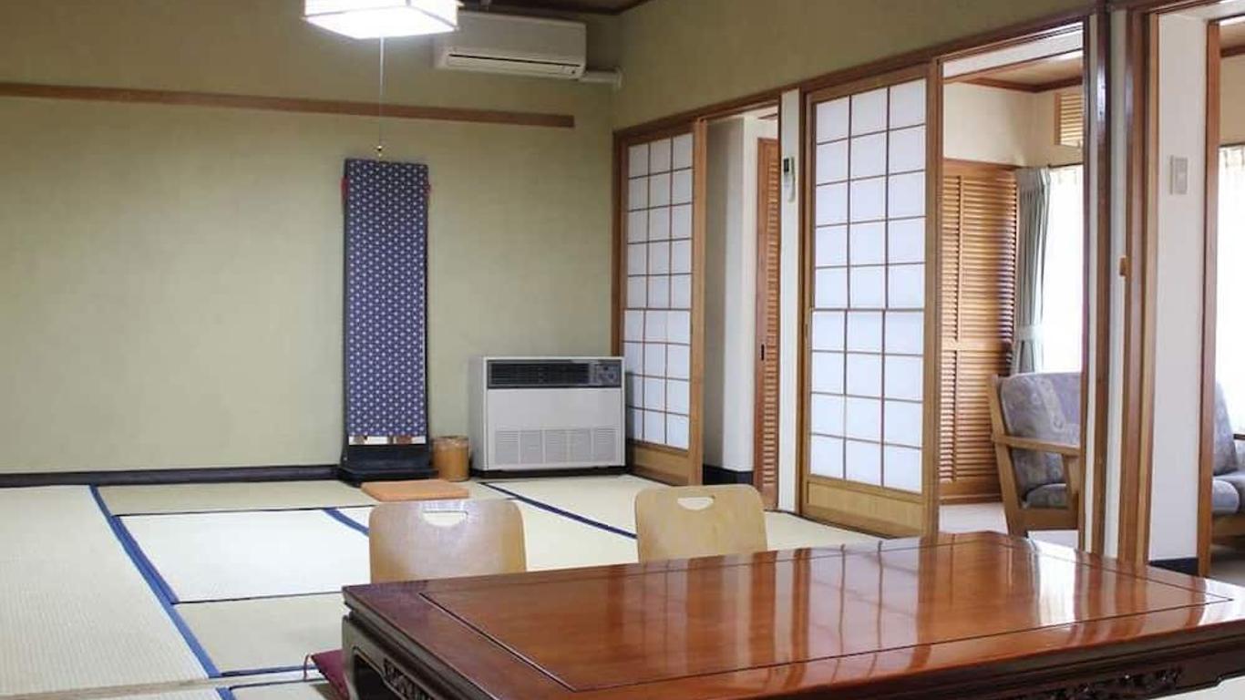 水明館佳留萱山莊