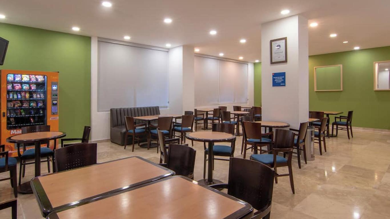 誇察誇爾科斯論壇酒店 - 誇察誇爾科斯