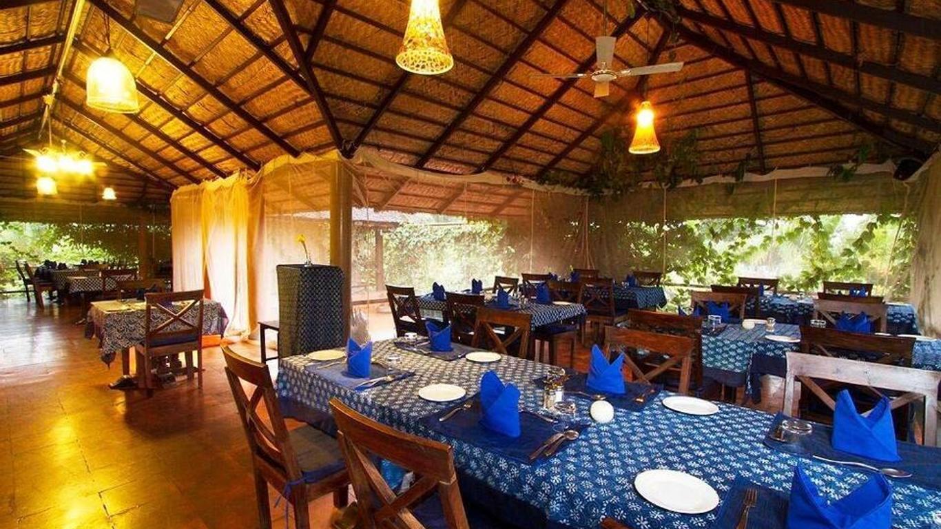 Lake shore inn Thekkady