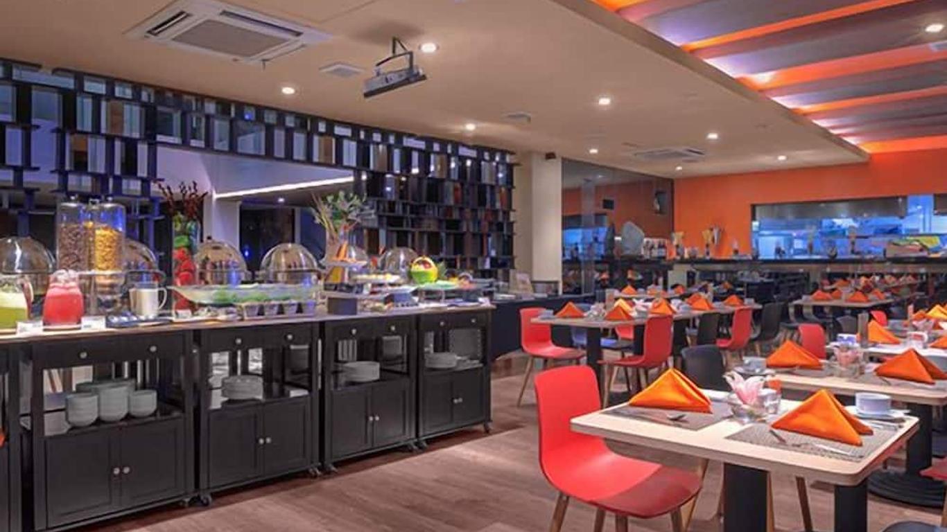蘇加諾哈達機場班達拉 J 酒店 - 唐格朗