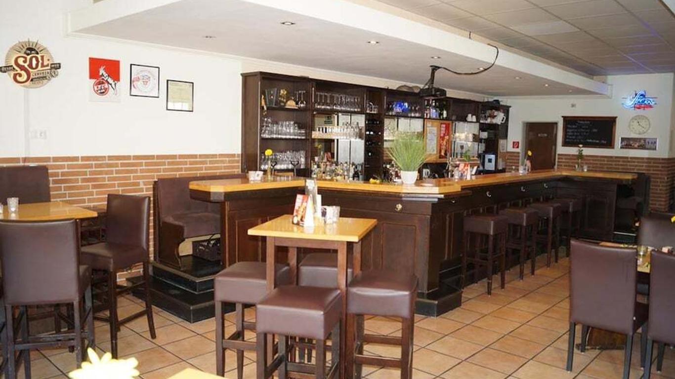 阿卡茲恩鴻豐酒店