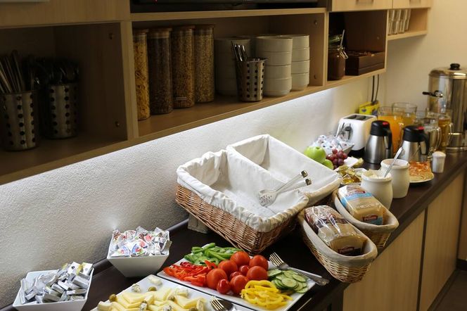 甘特康體旅館