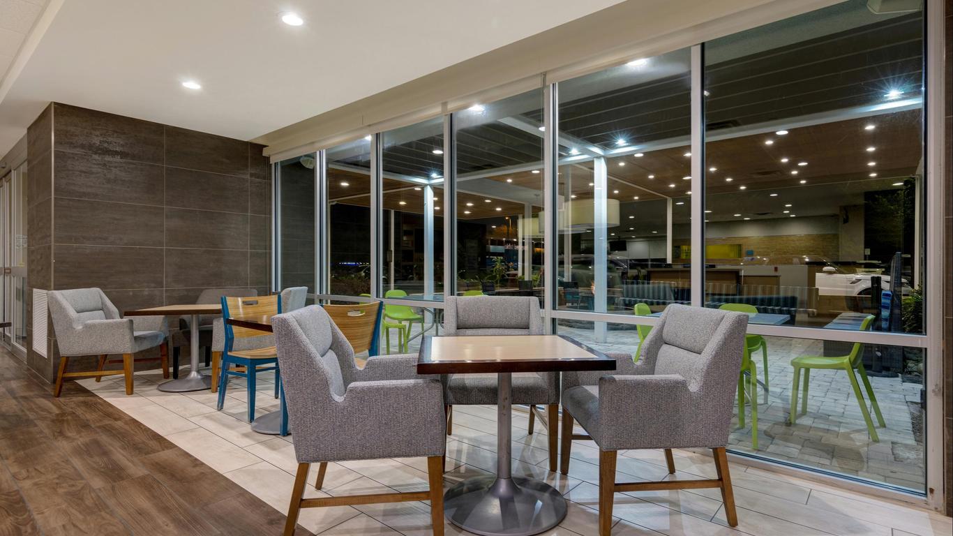奧蘭多國際公路南方希爾頓惠庭酒店 - 奥蘭多