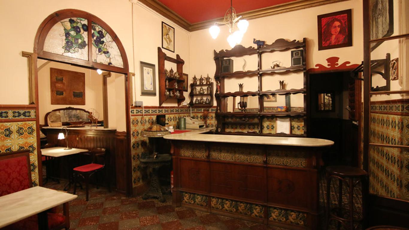 Hostal Corona