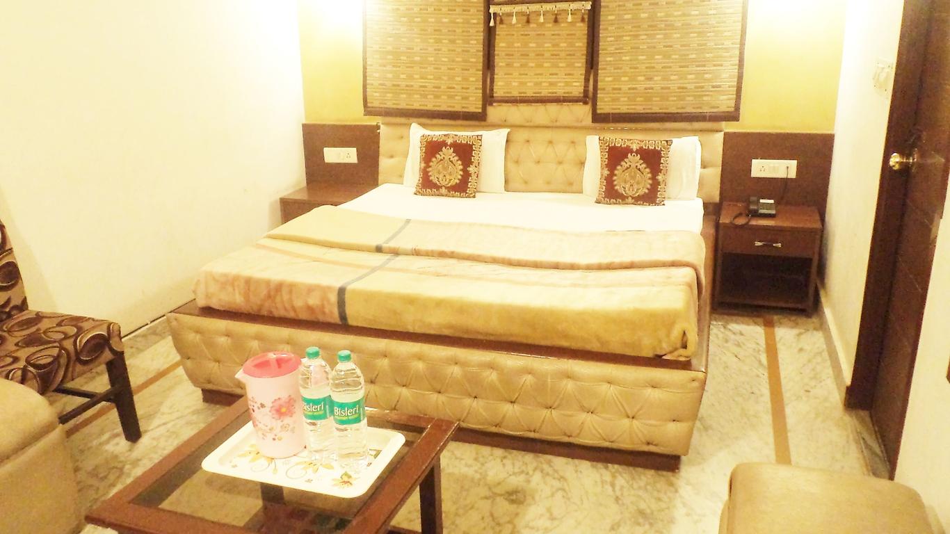 Hotel Aanandan Residency